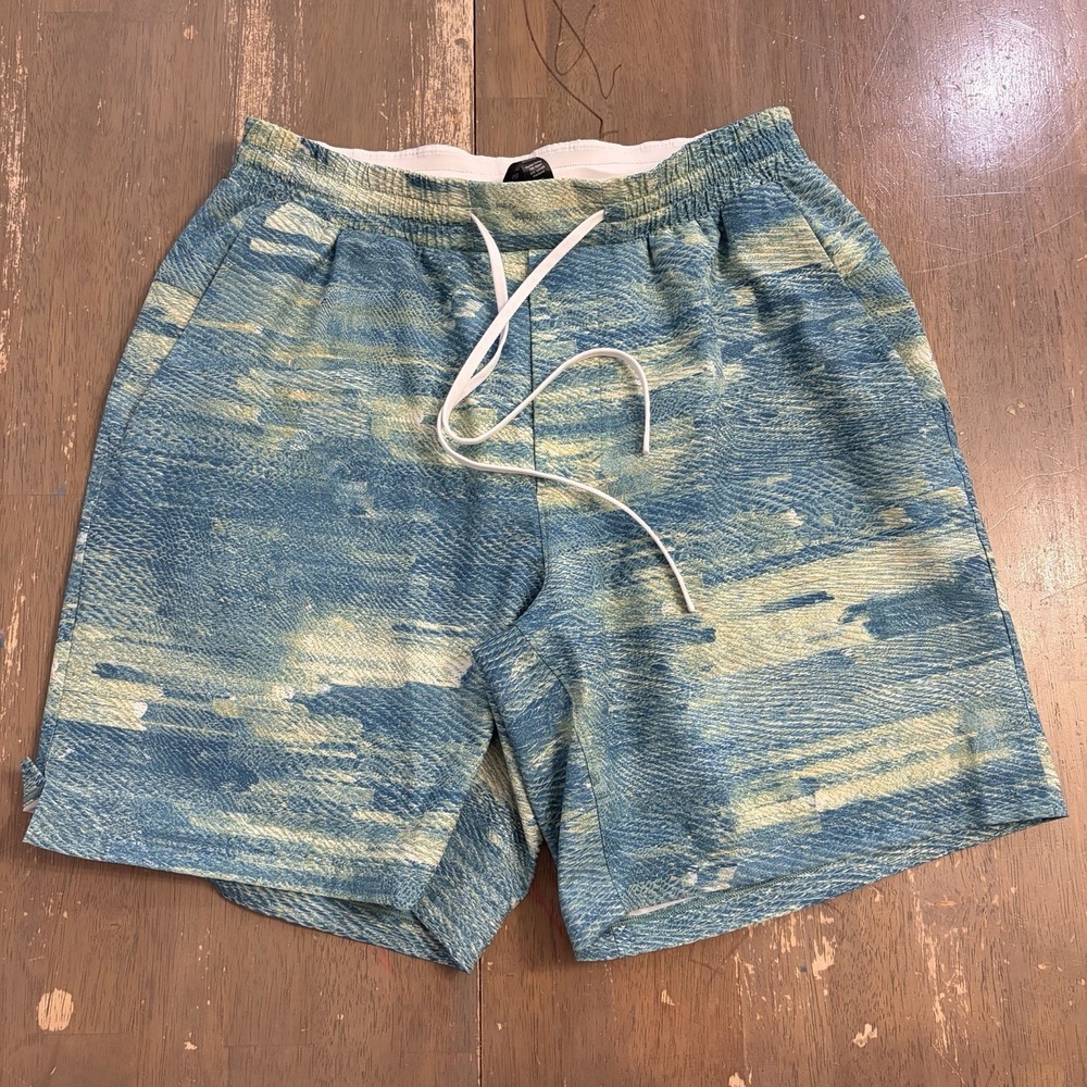 Lululemon Men's Swim Hybrid Shorts Size Medium Lined Green Pockets Mesh 7"